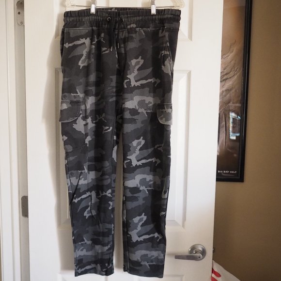 Camo Cargo Joggers - Picture 1 of 4